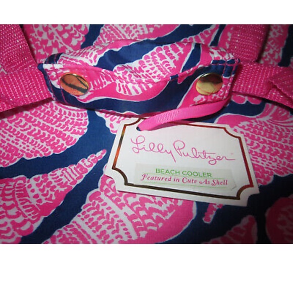 Cute As A Shell Lilly Pulitzer Beach Cooler - Picture 1 of 4